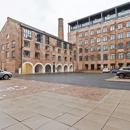 Lovely Riverside 2 Bed