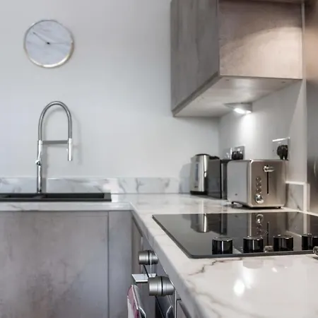 Lejlighed Lovely Riverside 2 Bed